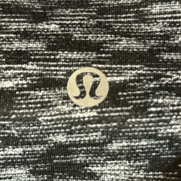 Lululemon Sz 8 Wunder Under Crop (Hi-Rise) Dramatic Static White Black - Picture 5 of 11